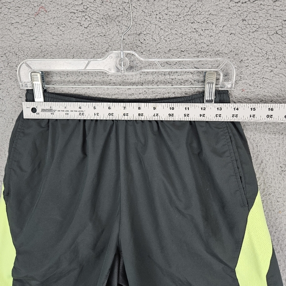 Nike Running Shorts Men’s Medium Neon Green Back Pocket Unlined - Picture 8 of 9